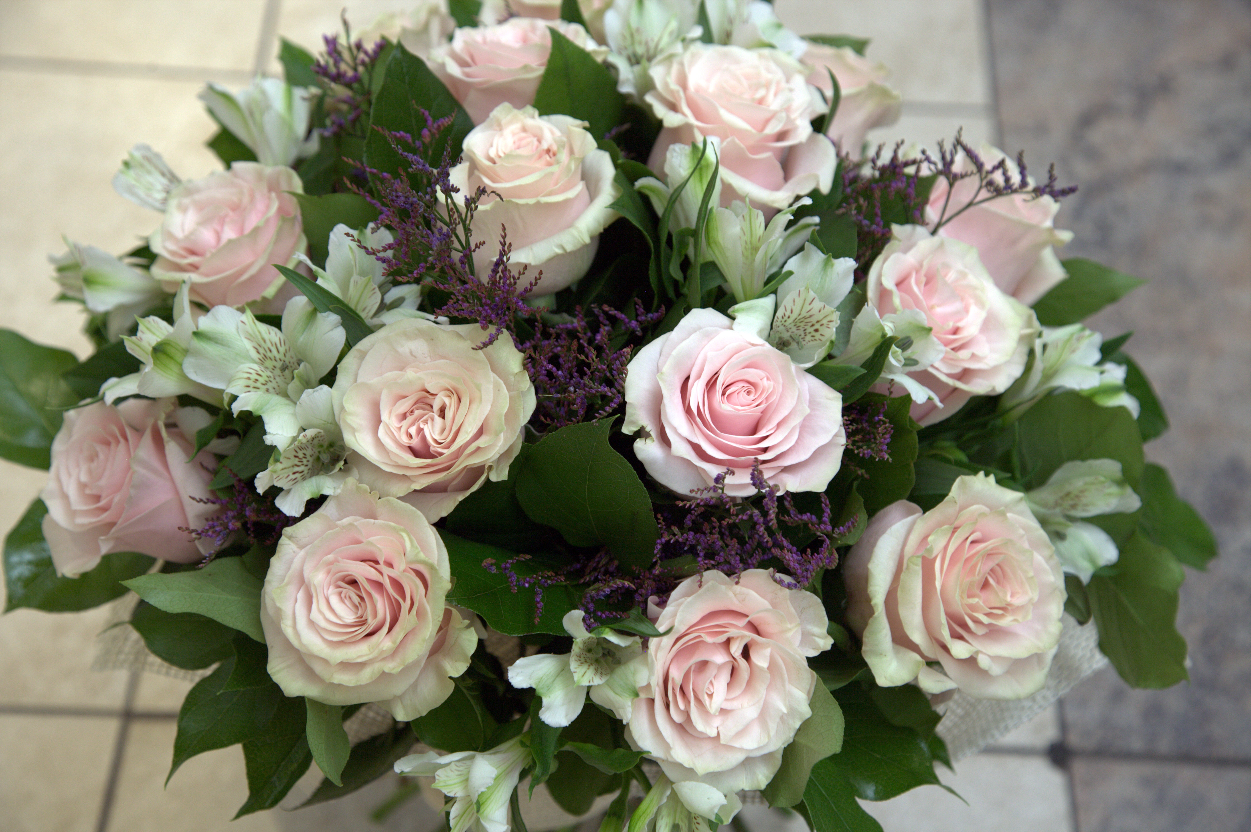 Top 3 avantaje de a apela la servicii de livrare flori in Bucuresti