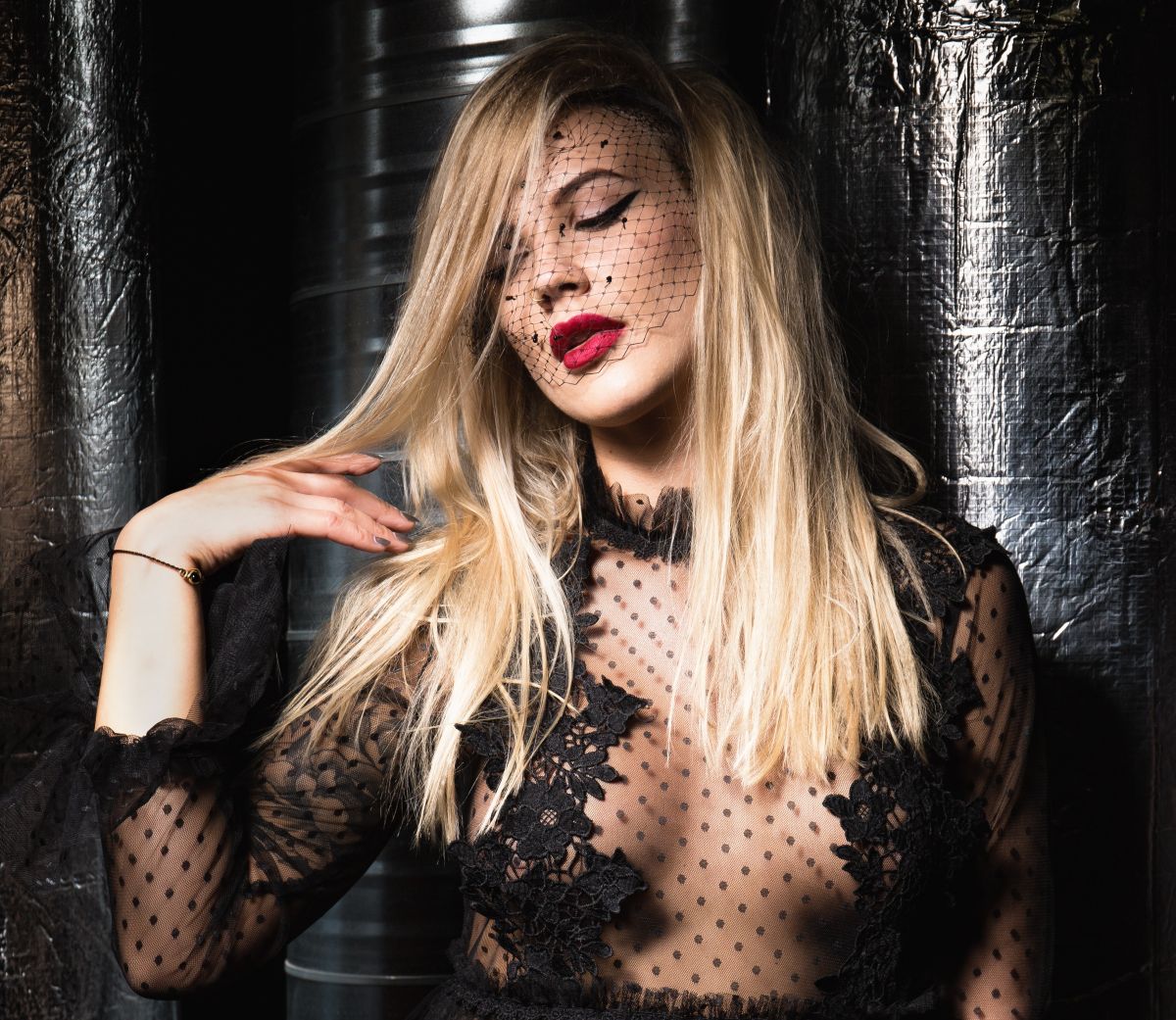 Vrei sa incepi o cariera ca model? Iata cum alegi cel mai bun studio de videochat