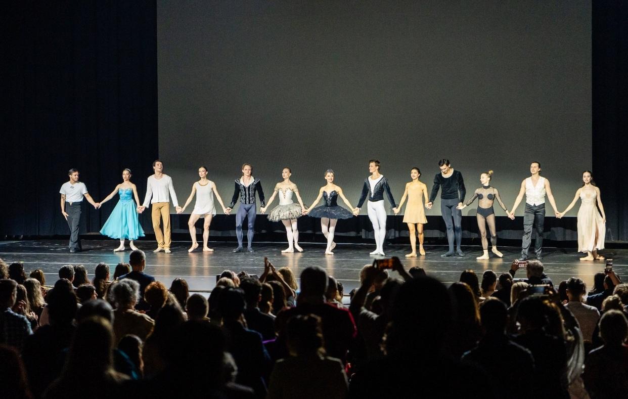 Bucharest International Ballet Gala a transformat Sala Palatului într-o scenă a baletului mondial. Cei mai mari artiști ai baletului mondial, ovationati minute în șir